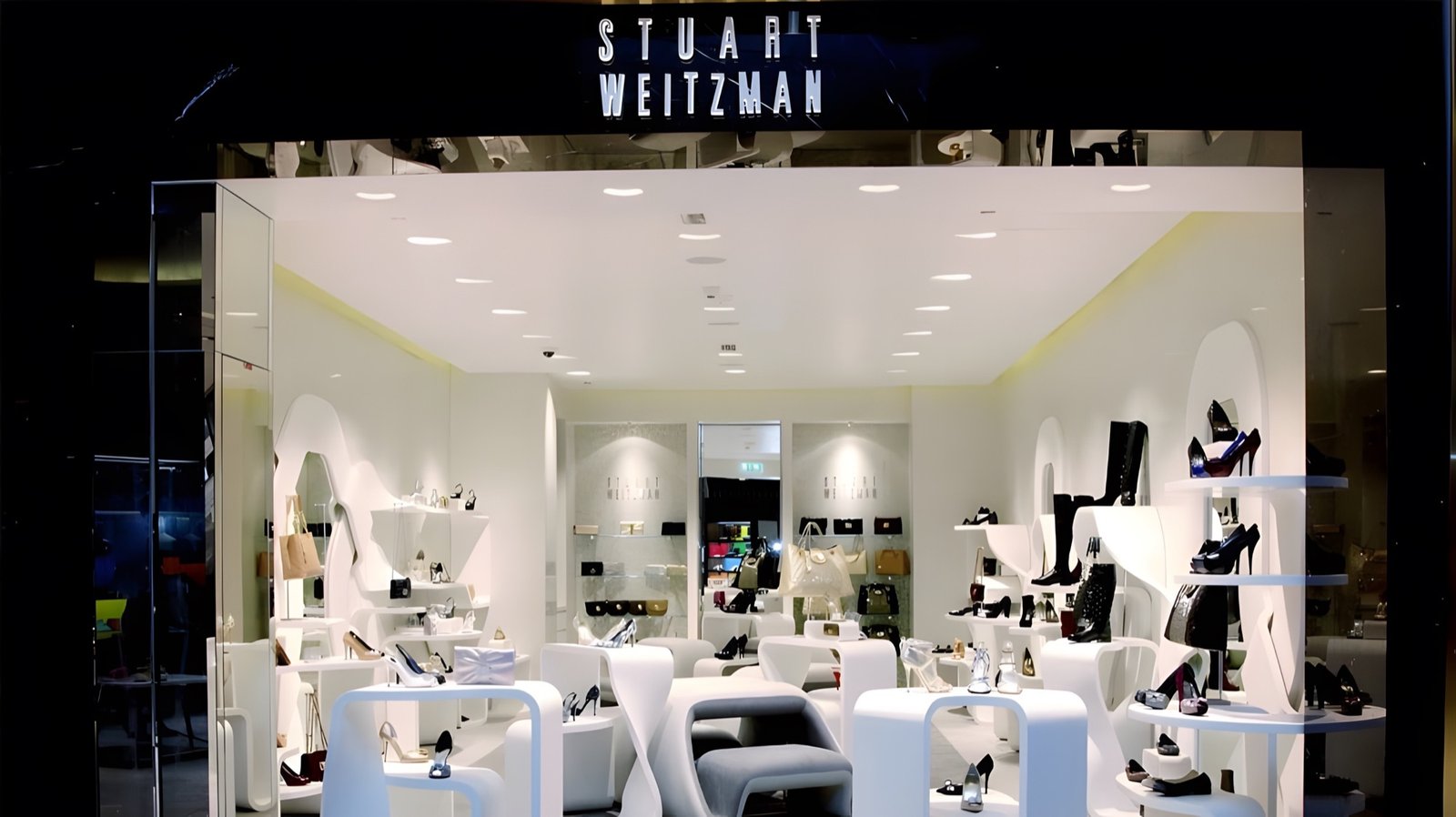 Stuart Weitzman — First in India — project by architect Rakesh Dudwadkar